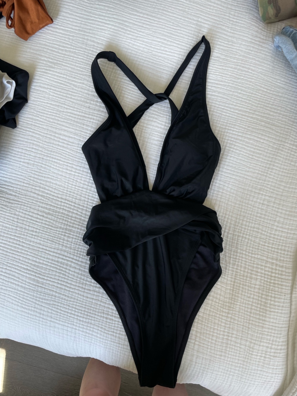 Cupshe deep v swimsuit